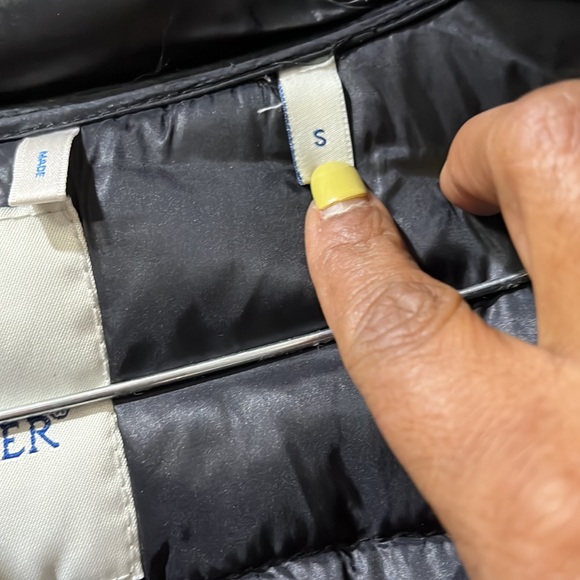 Moncler jacket/ Authentic - Picture 3 of 8